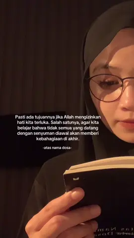 bukunya Atas Nama Dosa ada di showcase ya 