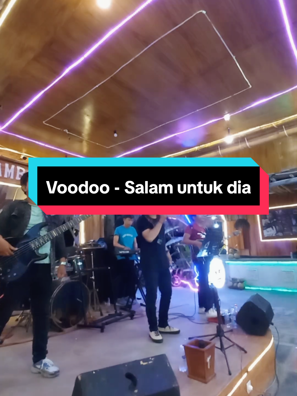 Membalas @rintoalimun8  Salam untuk dia - Voodoo || live cover by coffeebreak band Yang mau request lagu bisa tulis di comment ya. Saweran kalian adalah semangat kami 😁🙏  #fyp #voodoo #coverlagu #fyppppppppppppppppppppppp #bandpangandaran 