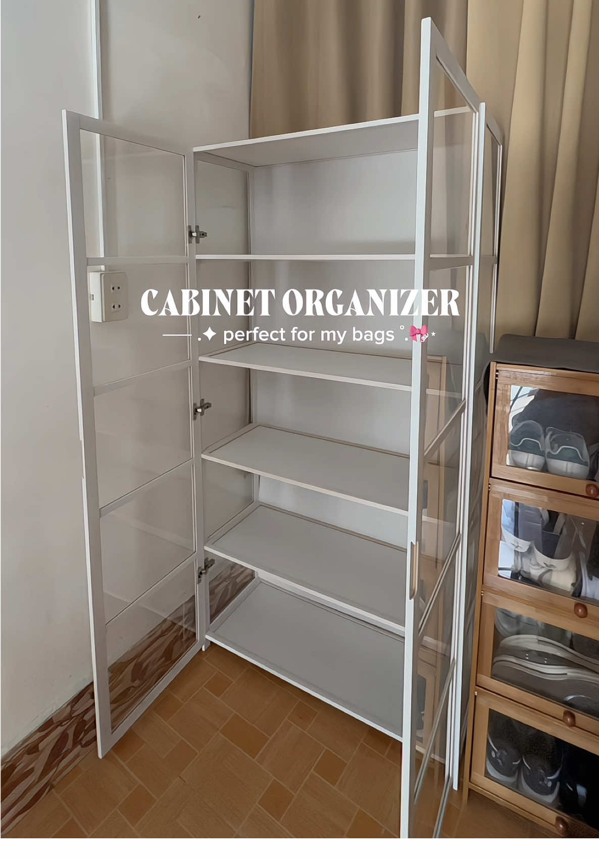 found the perfect cabinet organizer for my bags — this bamboo acrylic cabinet organizer! ANG WORTH IT, def a must have! 💯🥰  #cabinetorganizer #acryliccabinet #bamboocabinet #foryou #cabinet  