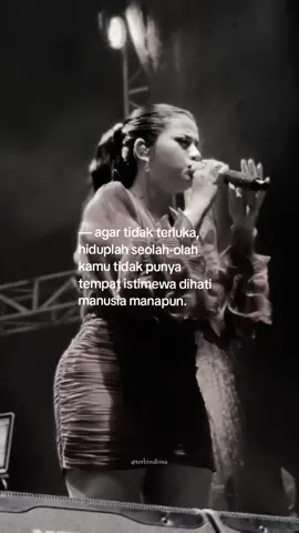 jangan pernah meminta untuk diperlakukan dengan baik oleh siapapun. #shabrinaleanorsembuhkembali #sembuhkembali #universalmusic #shabrinaleanor 