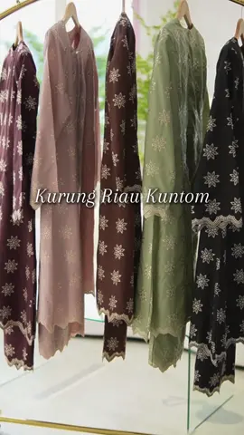 Introducing our latest Kurung Riau Kuntom— available in 5 beautiful colors with a sweet and simple design ✨  Now in sizes S-3XL. Don’t wait, checkout yours today! 🥰 #kurungriau #kurungmurah #fyp #raya #kurungcantik 