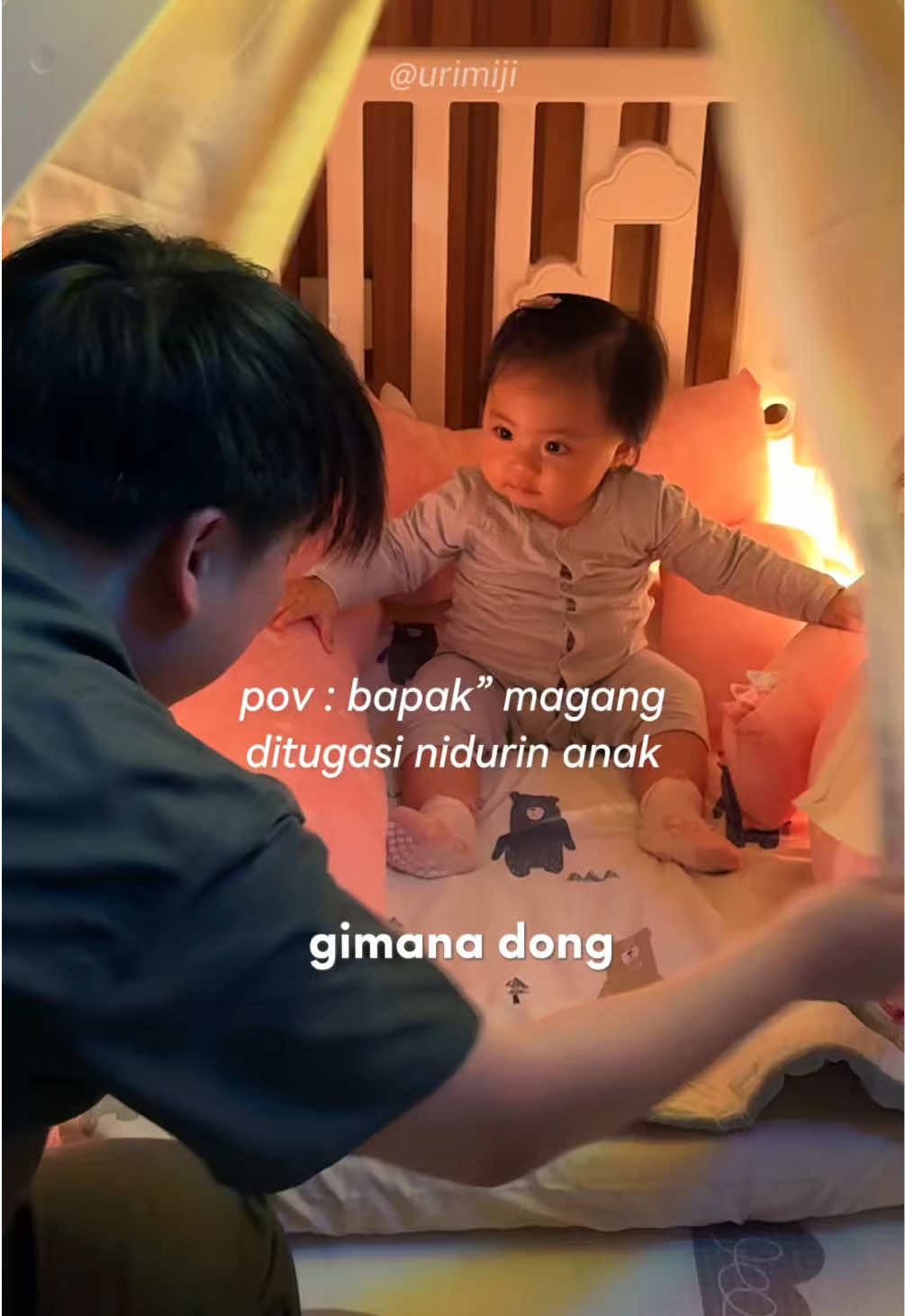 “Kenapa ya bayi kalau udah ketemu bantal bau liur langsung auto anteng & bisa tidur 😅 Lorraine pun gitu, dari newborn sampe 10 bulan ini masih lengket sama bantalnya, sampai travelling pun harus bawa! Bantal @Baabaasheepz Indonesia ini isinya serat alami, super lembut, adem, dan hypoallergenic. Jadi aman banget nemenin bayi dari hari pertama ✨ 👶 Mau coba langsung? Datang ke Wilbex 2025! @WILBEX | WILLOW BABY EXPO  📍 SCC PTC, Pakuwon Mall Surabaya 📅 2–5 Oktober 2025 🪧 Booth No. 64–67 ✨ Special Promo: 	•	All item disc up to 15% 	•	Trade in promo 	•	Exclusive bundling hanya di event ini Sampai ketemu ya moms & dads! 🤍” #BantalBauLiur #Babasheepz #ComfortItemBaby #BabyPillow #BantalBayi                  
