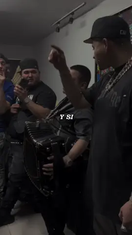 Y si extraño mucho a un amigo🥀 #fuerzaregida #corridos 