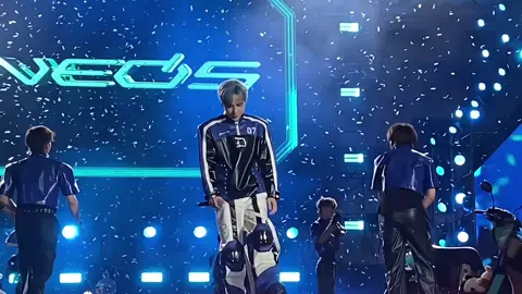 Idol đi đu idol 😆 ( truy tìm bạn nữ vs giọng hét nội lực, tuy ng nhỏ con mà giọng hét vang xa đến sân khấu cg nghe đc ) #xh #trending #yamahaphieuconcert #quanghungmasterd 