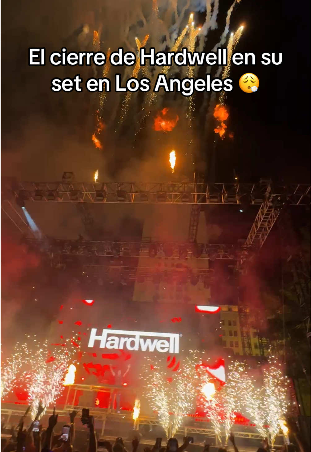 Tremendo set y tremendo cierre. Gracias GOAT @Hardwell 🥲 #hardwell #edm #rave #losangeles #downtownla 