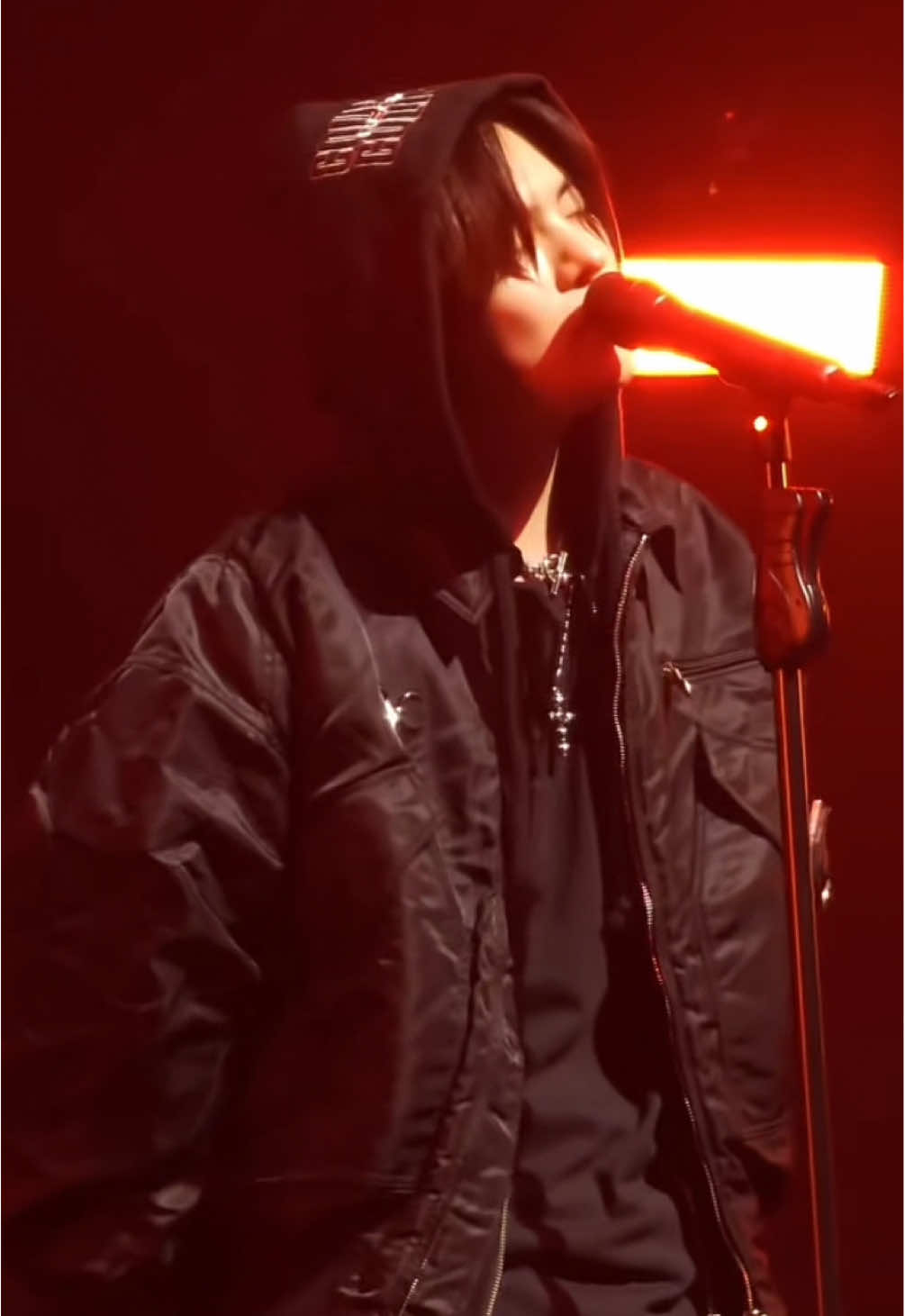 그때의 우린 그리움이 되어 흩날리는 꽃 #이리오 #leo #leeleo #추천 #fyp 