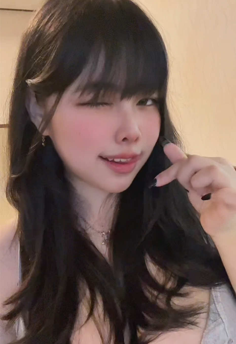 어 좋아한다 ? 🤔😳 | #kpop #riize #thaigirl #asiangirl #fyp 