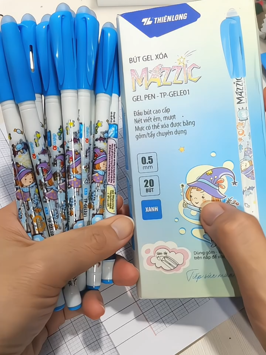 Bút có đầu tẩy xóa được cho Học sinh cấp 1, bút mazzic điểm 10 Thiên Long. Đang đc trợ giá trợ ship 75k/hộp 20 cây. #butmucxoaduoc #butmucxoaduocthienlong #butbithienlong #butxoaduocchobe #thucdanreview 