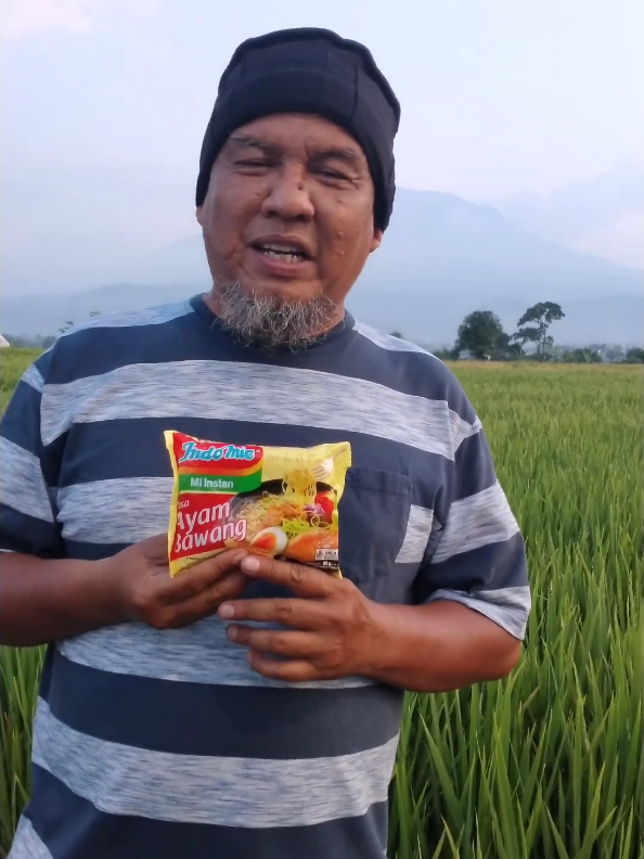 Indomie Kari Ayam  Indomie kuah legendaris  ada rasa  Ayam Bawang  Soto  dan  selera Nusantara  #indomie  #indomiekuah  #indomiekariayam  #indomieayambawang  #indomiesoto 