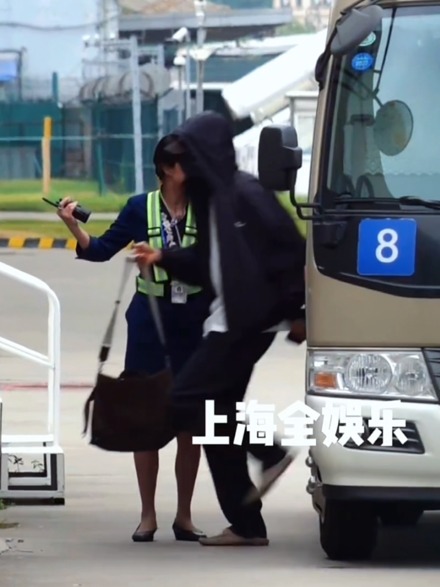 29.9.25 🐰🛬上海เรียบร้อย🫰❤️🥰#เซียวจ้าน肖战xiaozhan #肖战 #ต้าป๋อ #เซียวจ้าน肖战xiaozhan #tiktok 