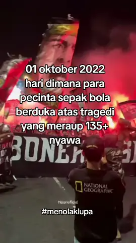 😓💚🤝💙🎗️ respect  #persebaya#arema#bonekmania#tragedikanjuruhan#fyp 