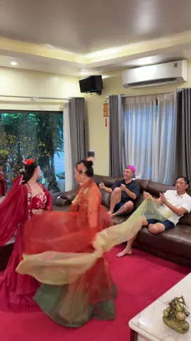 @Thuần Con Bão về Yêu tinh xuất hiện @Minh Châu @Trần Hồng Anh @Vườn Đào Tuấn Việt Nhật Tân #banoichatchoi #thuanconcc #minhchaucc #thuancon 