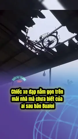 Chiếc xe đạp nằm gọn trên mái nhà 1 người dân tại Hà Tĩnh 😂 #tiktokvietnam🇻🇳 #thoisu #thoisutiktok360 