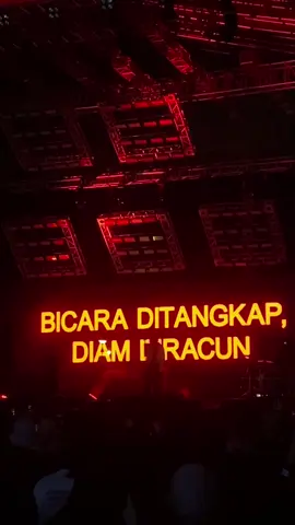 @Lomba Sihir 🫡 Obrolan jam 3 pagi show #lombasihir #crsl #crslconcert 
