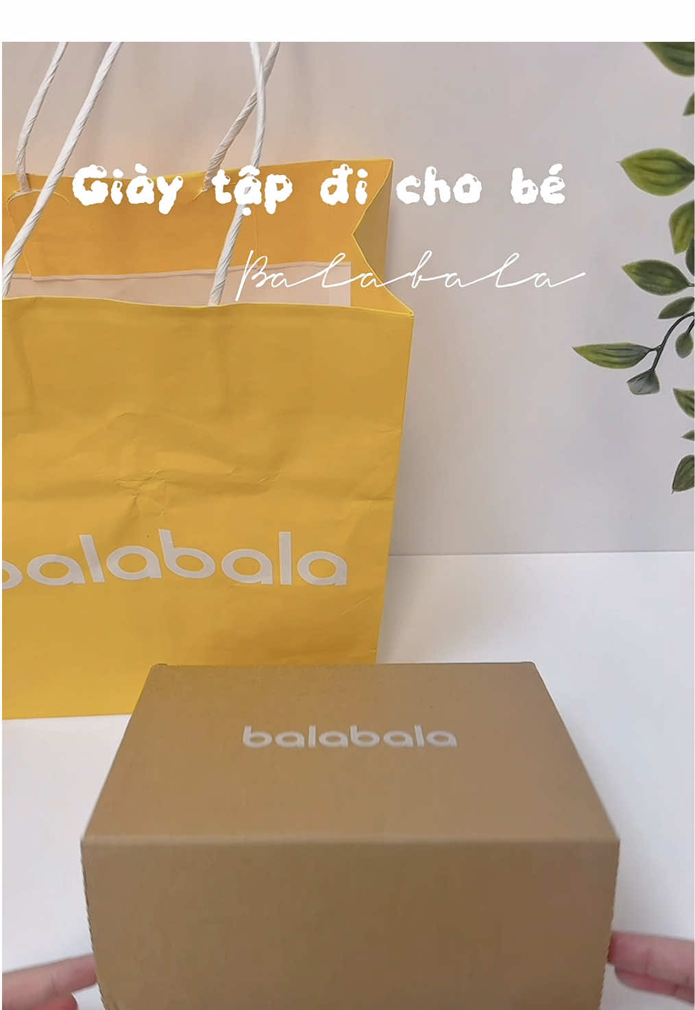 Mẹ vừa tậu cho Xoài đôi giày tập đi của @balabala SEA siêu ưng #balabalavietnam #balabalavn #giaytapdi 