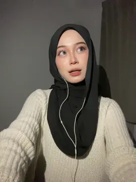 tidak terang tapi cukup membuat para pebenci tidak senang 🤷🏻‍♀️