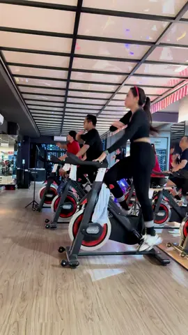 #olahragatiaphari #sportaddict #cardio @Azidiin Ariansyah Azie 
