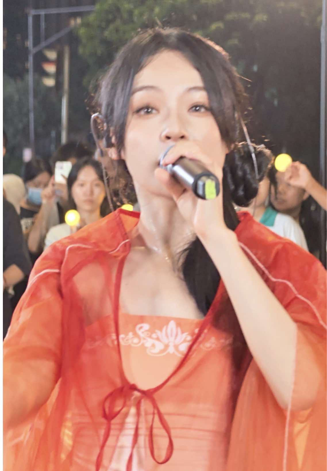 真的是每次路演现场都会有人点这首歌～ 长枪策马平天下！虞兮叹来咯～ #音乐 #虞兮叹 #直播  #唱歌 #鱼闪闪BLING  