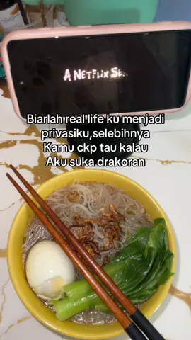 Akhirnya slesai nnton BON APPETIT YOUR MAJESTY,untung happy end klo gak bakal nyesal nnton drakor kerajaan lagi
