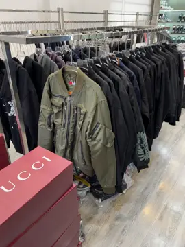 khoác gió shop sẵn