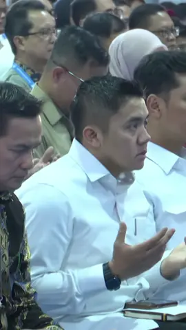 Akad Massal 26.000 kunci KPR FLPP dan serah terima kunci bersama Presiden Prabowo, turut mendampingi Sekretaris Kabinet  Teddy Indra Wijaya #presidenprabowo #letkolteddy #mayorteddy #teddyindrawijaya 
