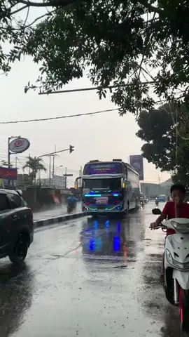 balik lagi dengan bus ganteng nyaa kalebas