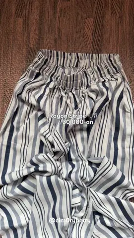 Nyaman banget buat daily di rumah 👀 #kulotrayon #stripepants 