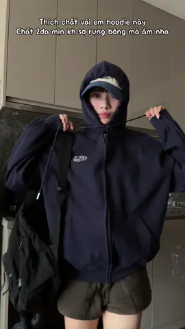 Chất nó mịn tưng luôn#outfit #hoodie#bycamcam 