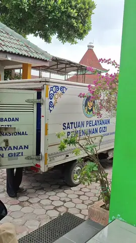 #MBG  #makanbergizigratis  #mbgday1  #gerindra 