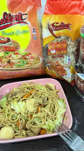 Twing maulan talaga ang panahon kung ano ano ang naiisipan kong kainin, kayo din ba? 🤣 #excellentnoodles #beexcellent #siguradosaexcellentnoodles #choosetobeexcellent @Excellent Noodles 