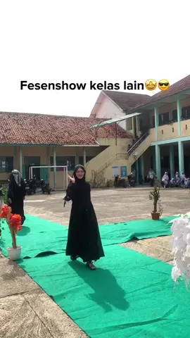 beda dari yg lain 👹👹😭😭 #aud #school #fyppppppppppppppppppppppp #fashionshowsekolah #foryoupage 