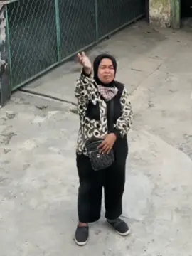 cowok nahan nangis 🙂
