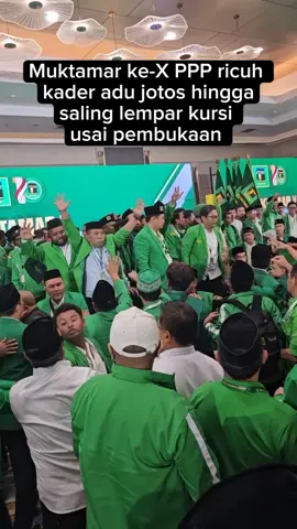 Muktamar X Partai Persatuan × KOMPAS.com Official App GRATIS Install Kompas.com News Nasional Panasnya Muktamar X PPP: Ricuh Dua Kubu hingga Lahirkan Klaim 2 Ketum Partai Kabah Kompas.com, 29 September 2025, 07:13 WIB Baca di App Adhyasta Dirgantara, Dani Prabowo Tim Redaksi 2 9 Lihat Foto JAKARTA, KOMPAS.com - Muktamar X Partai Persatuan Pembangunan (PPP) melahirkan dua klaim kepemimpinan Partai Kaba (PPP) melahirkan dua klaim kepemimpinan Partai Kabah. Keduanya adalah kubu mantan Menteri Perdagangan era Presiden Joko Widodo, Agus Suparmanto; dan calon petahana, Mardiono. Sejak awal, suasana Muktamar X yang berlangsung di Hotel Mercure, Ancol, Jakarta Utara, pada Sabtu (27/9/2025), sudah memanas sejak pembukaan. Pemilihan ketua umum yang semestinya dilangsungkan Minggu (28/9/2025) mendadak dipercepat oleh panitia. Alasannya, situasi tidak kondusif. Mardiono mengklaim bahwa jagoannya telah terpilih secara aklamasi untuk memimpin Parta Kabah untuk periode 2025-2030. 