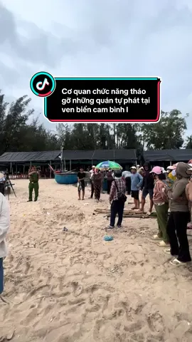 Trưa nay tại biển cam bình,cơ quan chức năng đã tháo dỡ những quầy tự phát tại biển cam bình là hợp lý,nhưng dẹp chợ Hải sản là k hợp lý nha mn ơi,di chuyển chợ Hải sản lên trên bãi xe nhưng chưa chuyển khai mà đã bắt những người buôn bán như G đây dẹp thì làm sao chấp nhận được ạ , Hải sản tươi sống thì phải cần nước biển để bảo quản cho mặt hàng tươi sống chỉ ai trong nghề mới hiểu được các ac ngồi trong mát cứ nói cho hay chứ đâu biết bọn e bán ngoài mưa ngoài nắng cực khổ ra sao,dẹp chợ lên trên đó bọn e chỉ có chết đói mà thôi 😭😭#xuhuongtiktok 