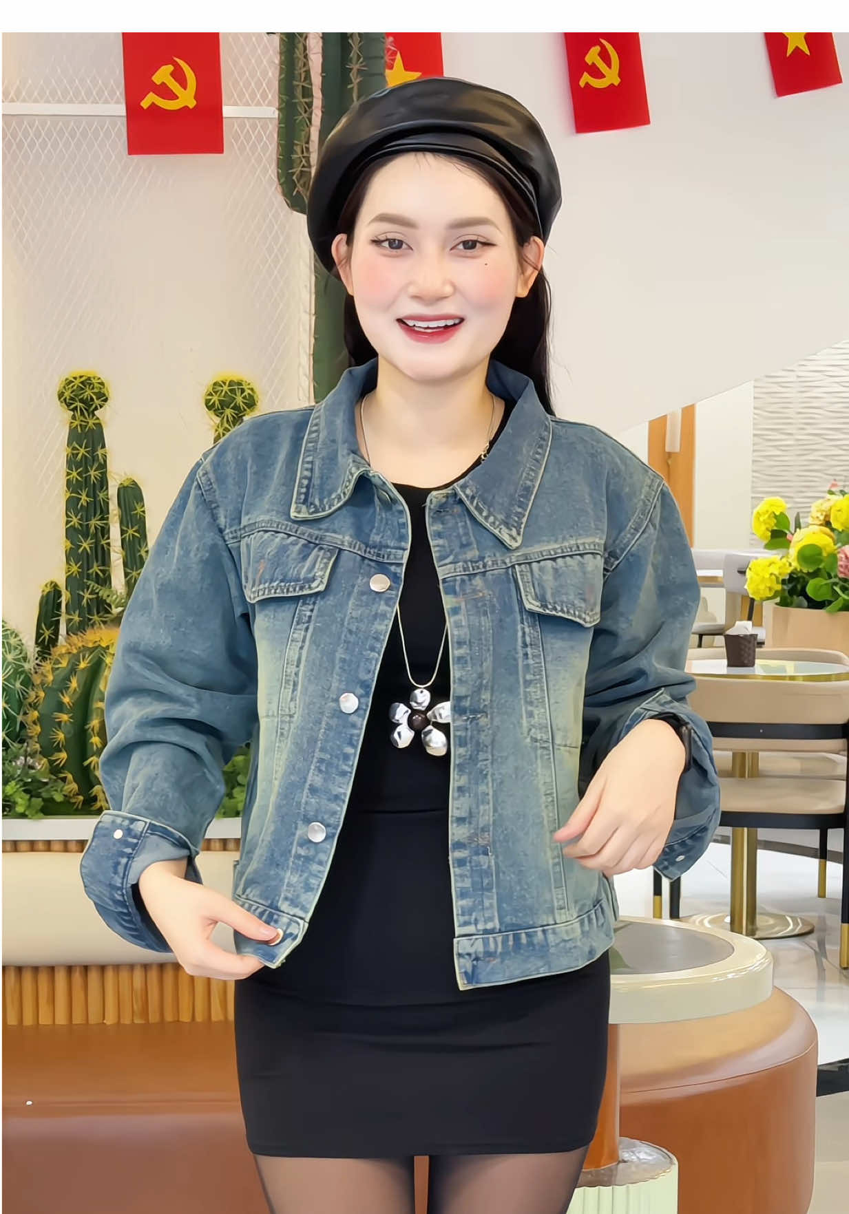 Phong cách trẻ ra vài tuổi #aokhoacjeannu #aojeannu #thoitrangnu 