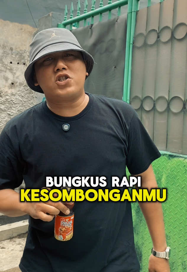 sombong amat !!! #katesibob #lewatberandafyp #fyp #storywa #katakata 