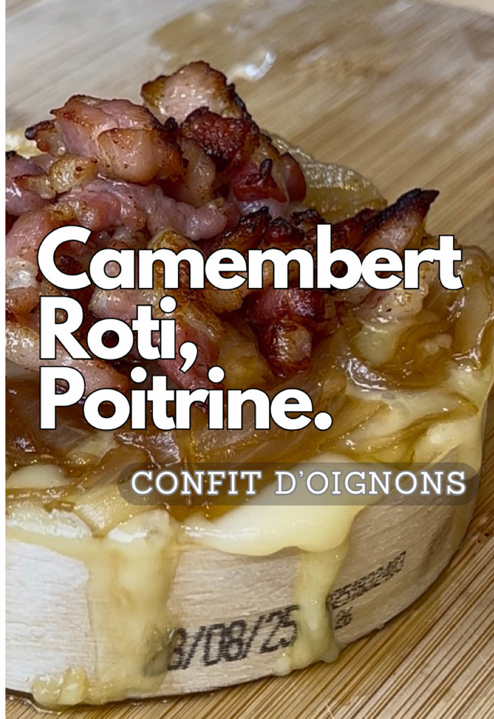 Camembert rôti, poitrine & oignon ⬇️ Une bombe de gourmandise : un camembert rôti au four fourré d'un confit d'oignons maison et garni de poitrine fumée croustillante. Parfait à partager à l'apéro 🍷🥖 Recette pour 2 personnes 👨🏻‍🍳 : 🧅 Le confit d'oignons : - Émincer 3 gros oignons jaunes. - Les faire revenir dans un mélange beurre + huile d'olive à feu doux. - Ajouter 4 càs de sucre roux, sel, poivre, et un demi verre de vinaigre de vin rouge - Laisser compoter 20-25 min en remuant régulièrement Le camembert rôti : - Préchauffer le four à 180°C. - Couper le dessus du camembert et creuser cisailler le centre - Garnir avec 2 càs de confit d'oignons et de des de poitrine fumée grillés à la poêle 🔥 Cuisson : - Enfourner 12-15 min jusqu'à ce que le fromage soit bien coulant. ✨ Finitions : - Un tour de poivre noir et un brin de romarin frais pour la touche finale. - Servir avec du pain de campagne grillé, en toast ou en sandwich. Pense à enregistrer pout ton prochain apéro 😋 #chefdori #Recipe #camembert #cheese #comfortfood 