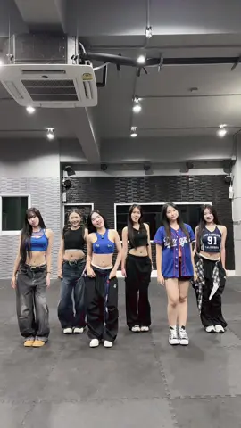 #เทรนด์วันนี้ #tiktokviral #ฟีดดดシ #fyppppppppppppppppppppppp #ลูกศิษย์ครูจูน ลูกสาวครูจูน สวยทุกคน❤️