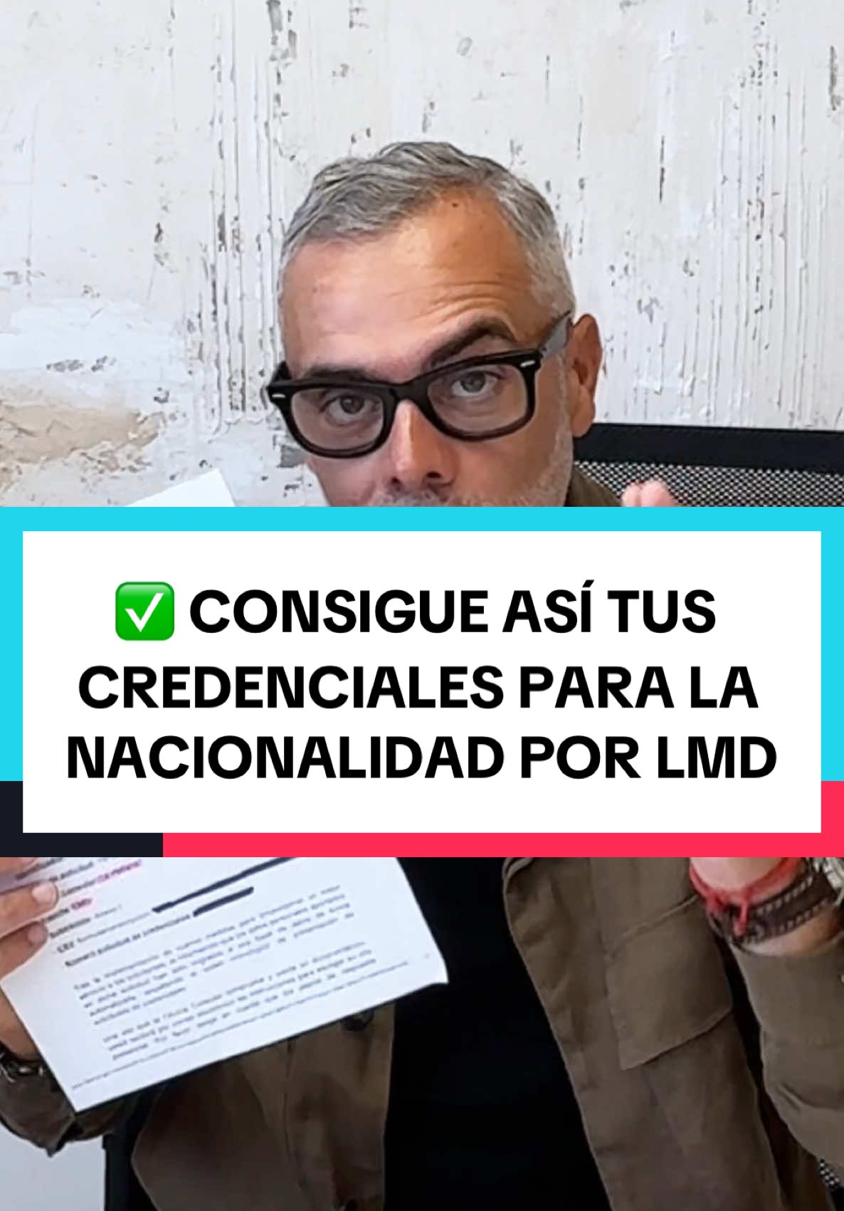 🇨🇺 ¡Ojo, cubanos del mundo!  🇪🇸 Quienes hayáis pedido credenciales para solicitar la Nacionalidad Española por Ley de Memoria Democrática por el viejo sistema, debéis recibir un email de confirmación de la solicitud de credenciales como el que ves en el vídeo ⬆️ 📩 Quienes lo recibáis, tranquilos, porque ya estaréis dentro del sistema. Posteriormente, el Consulado deberá de enviarte por email las credenciales para pedir tu cita.  👉🏼 Síguenos para estar al tanto de todas las novedades.  #lmd #cuba #nacionalidad #memoriademocrática #descendientesdeespañoles