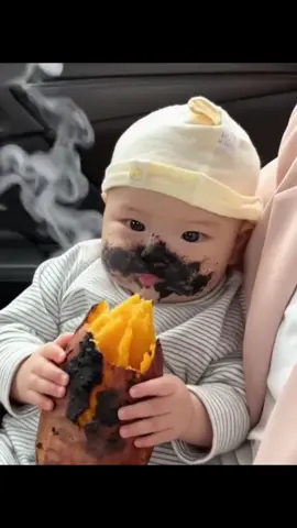 #babylove măm măm 😆