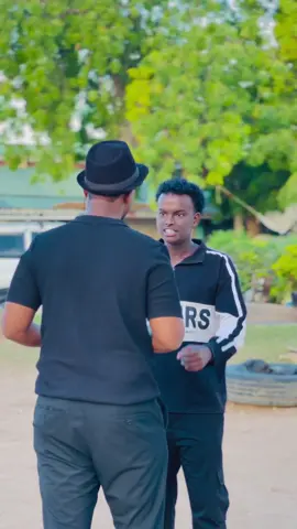 Seynabey tansugayay😂😂@KASHKA🎶🎶 @Daroodka.nool🦁🦅 #garissatiktokers💢🥰💖💥💦 #garissacontentcreater #teamfaqirgangi #bamse #somalitiktok @Abaaga wyn🇸🇴⚽️ 