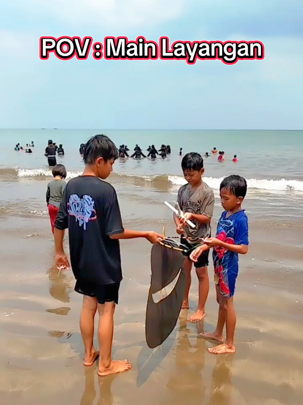 Layangan #main #mainlayangan #pantai #fyp #hiburan 