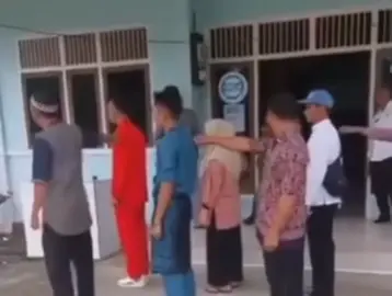 Mari sejenak kita tertawa dalam hati... agar semua masalah tidak terasa berat 🤣🤣🤣🤣🤣🤣🤣🤣🤣 #salamanakrantau🙏🙏🕊️🇮🇩🇲🇾 #maritertawabersama😀😀😀😂 #pejuangnafkahkluarga🥰😘💪 #allahselalubersamamu❤😇🥰😘 #ceritaindahkita🥰🥰 