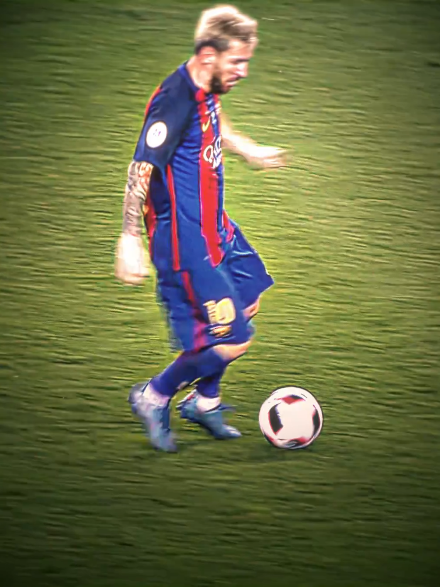 Messi to Messi 😂 🔥 ⚽ . . . #messi #footballtiktok #barcelona #fyp #goat🐐 #soccertiktok #aftereffects #edit