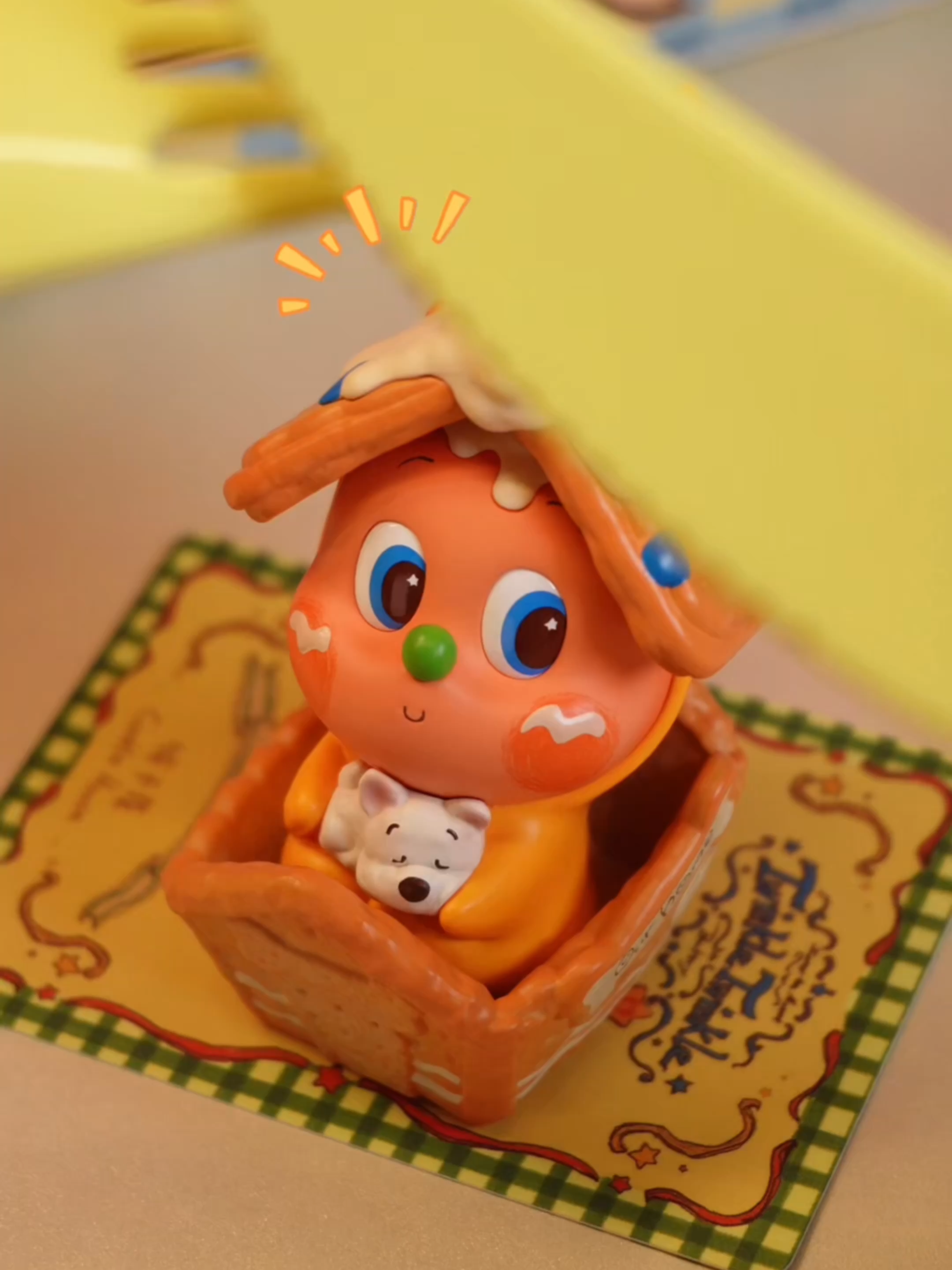 Sipping tea, enjoying fresh bread, and soaking in all the warmth! 🍪☕️ #POPMART #twinkletwinkle #savorthemoment #afternoontea #arttoys #blindbox