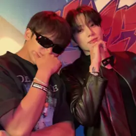 both so fine #jungkook #mingyu 