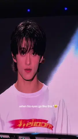 help im still at the restaurant #mark #nct 