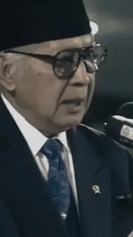 Soeharto lahir ; 8 Juni 1921, Yogyakarta adalah seorang perwira militer dan politikus yang menjabat sebagai Presiden Indonesia kedua. Pemerintahannya selama 31 tahun dan 70 hari membuatnya menjadi presiden dengan masa jabatan terlama dalam sejarah Indonesia. #tanahjawa #jawapremium #sukujawa #adatjawa #budayajawa #orangjawa #soeharto 