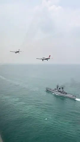 Laut aja indah apalagi Angkatan Laut