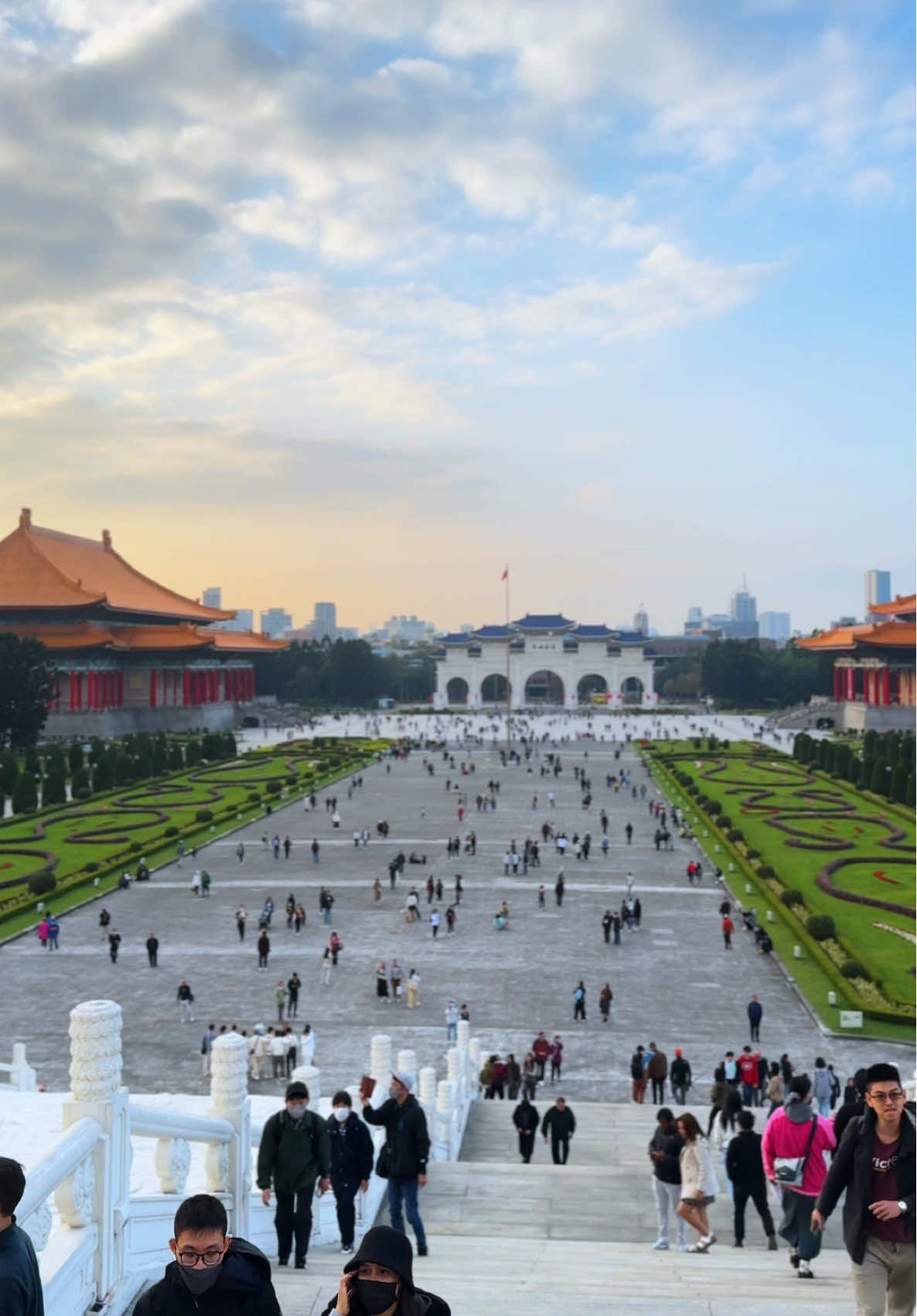 Taiwan seindah ini lu masih aja berdiam diri di rumah? #Taiwanvibes #mentahanvideo #bahanswmu #prankvideo #Taipei